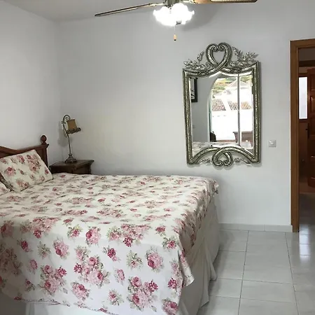 בית נופש Townhouse With Sea View